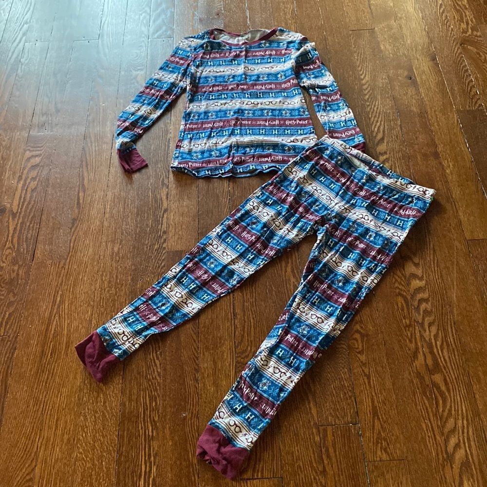Harry Potter Pajama Set Hogwarts Print Long Sleeve Top Pants Sleepwear SIZE M